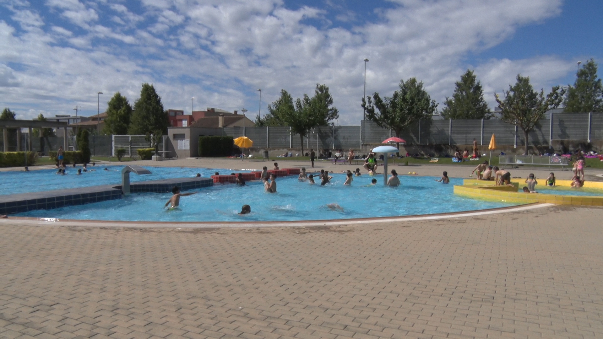 Les piscines de Balaguer obren mantenint els torns en franges de matí i