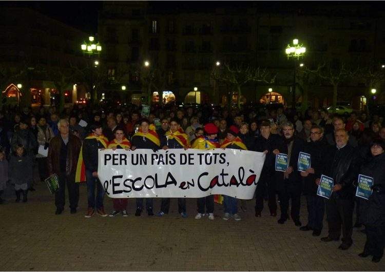 Balaguer es mobilitza en defensa del català a l’escola