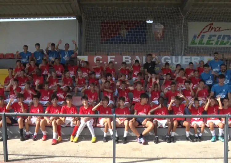 Jan Peries visita el campus del CF Balaguer