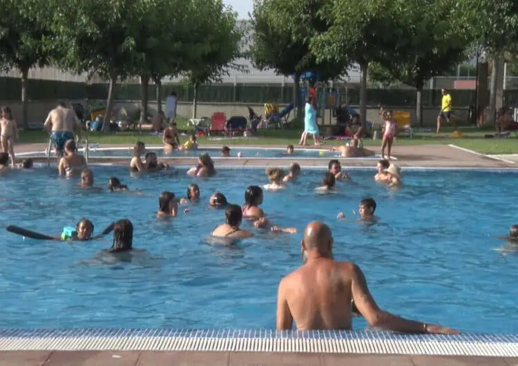 Les piscines municipals es consoliden com una de les millors opcions per combatre la calor