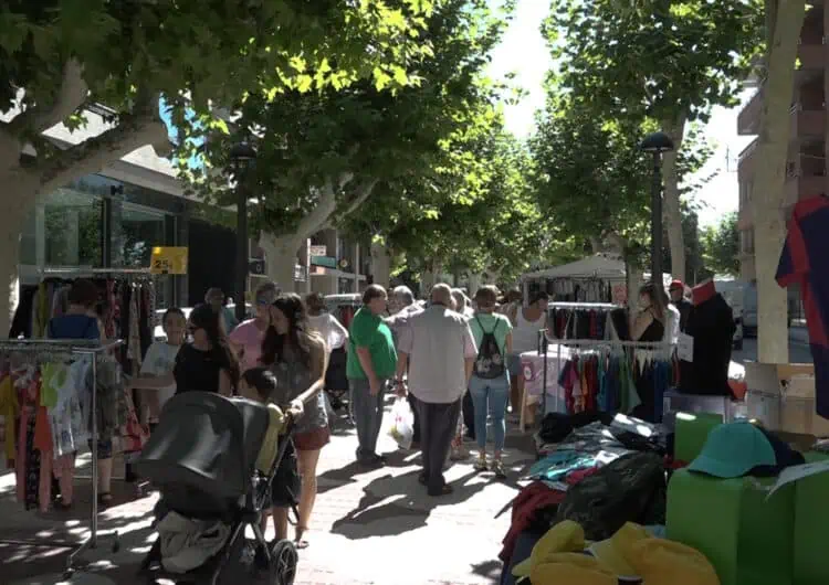 Balaguer celebra el Mercat de les rebaixes d’estiu marcat pel bon temps