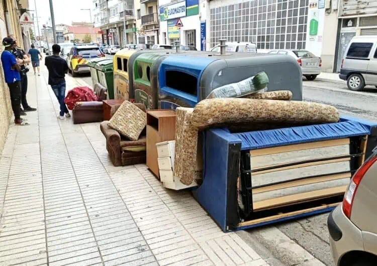 La Paeria de Balaguer multa uns veïns per llençar voluminosos de manera inccorecta