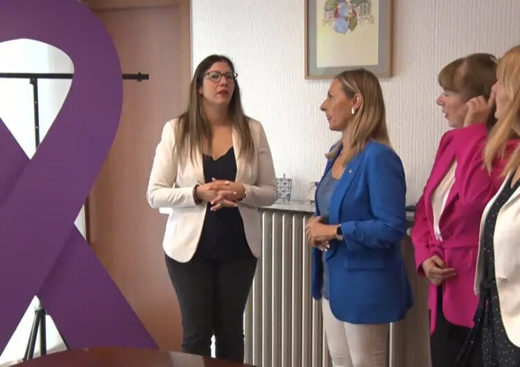 La consellera d’Igualtat i feminismes, Eva Menor, visita Balaguer