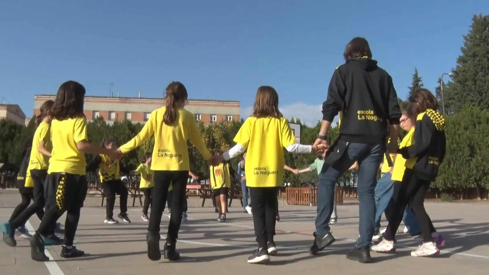 Balaguer suma una altra colla sardanista escolar