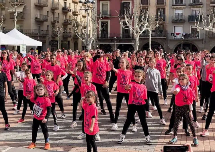 Balaguer reivindica les llibertats de la dona amb una cursa multitudinària